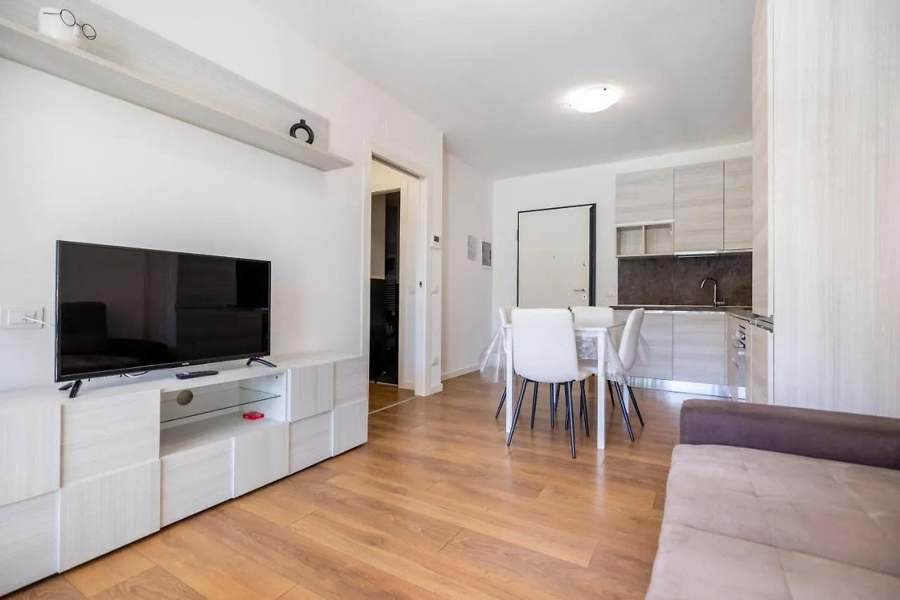 Comfort House In Centro + Box Clusone 0*,